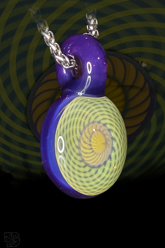 Gold and silver fumicello pendant