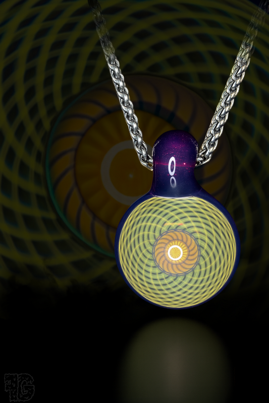 Gold and silver fumicello pendant